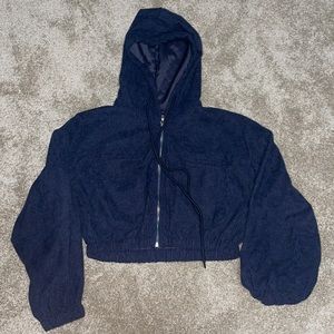 Cropped navy sweatshirt